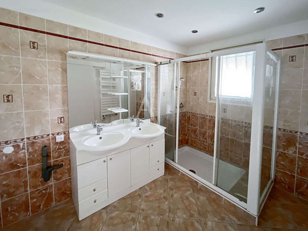 Maison à MEZY-SUR-SEINE