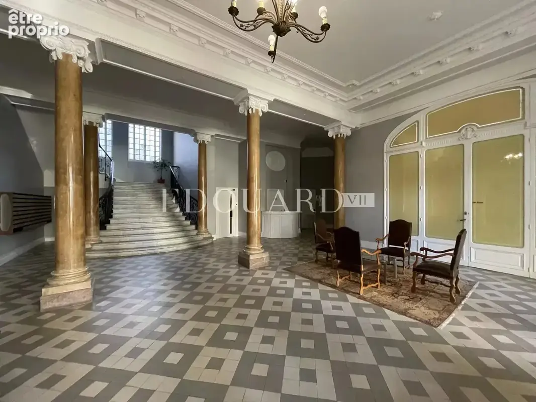 En exclusivité studio avec échappée mer, dans magnifique immeuble bourgeois en plein centre de Menton - photo 7
