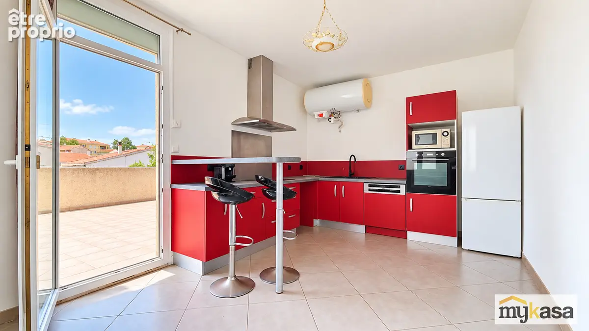 Port-de-bouc - t3 de 62 m² - terrasse 25 m² - balcon - stationnement - photo 3