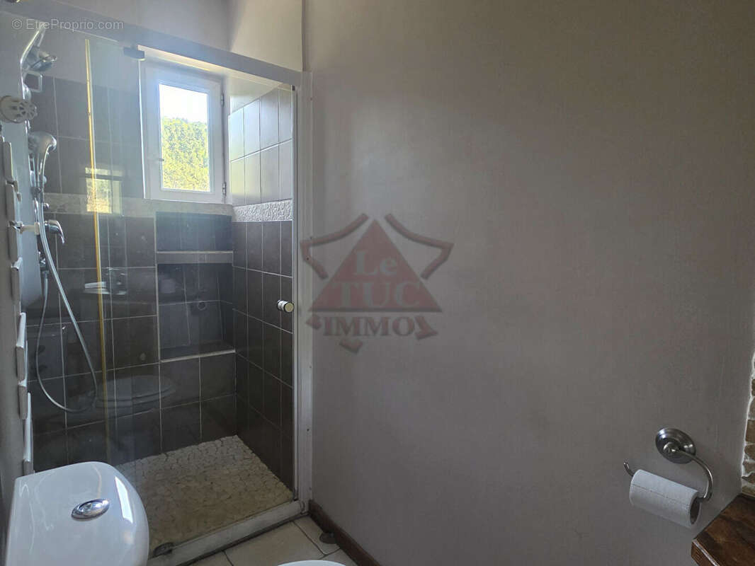 Appartement à ROBIAC-ROCHESSADOULE