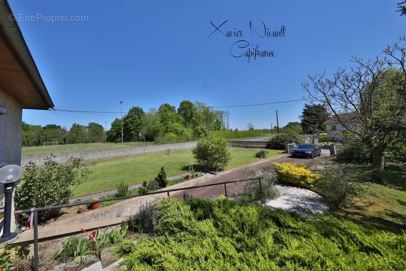 Maison à PONT-DE-VAUX