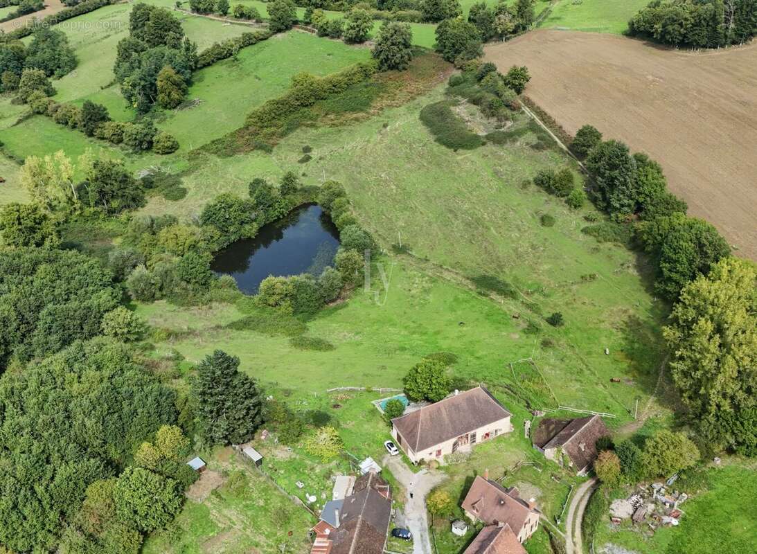 Maison à VICQ-SUR-BREUILH