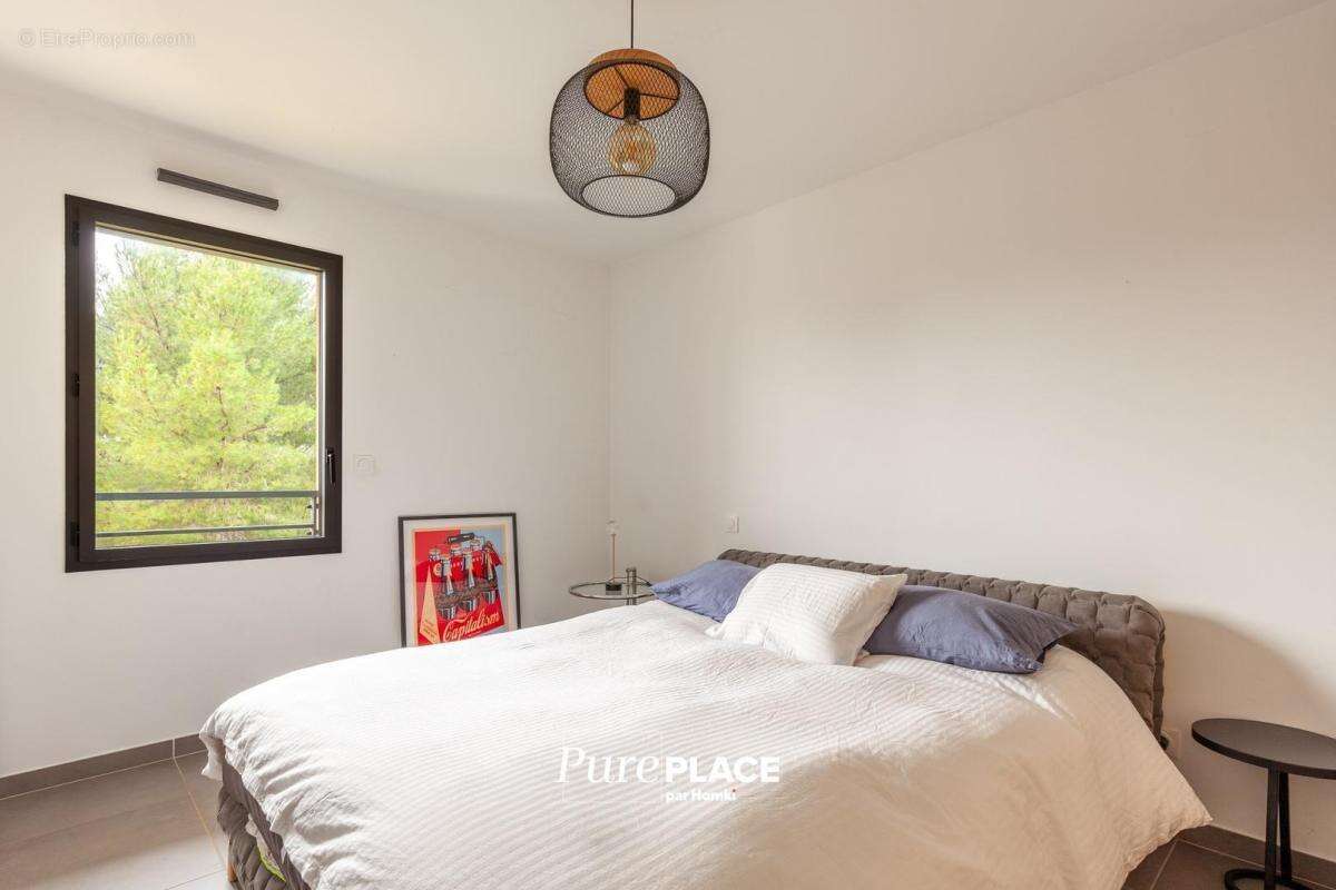 Appartement T3 de 70 m² à Aix-en-Provence 13090, Rue Micheline Paliard - photo 8