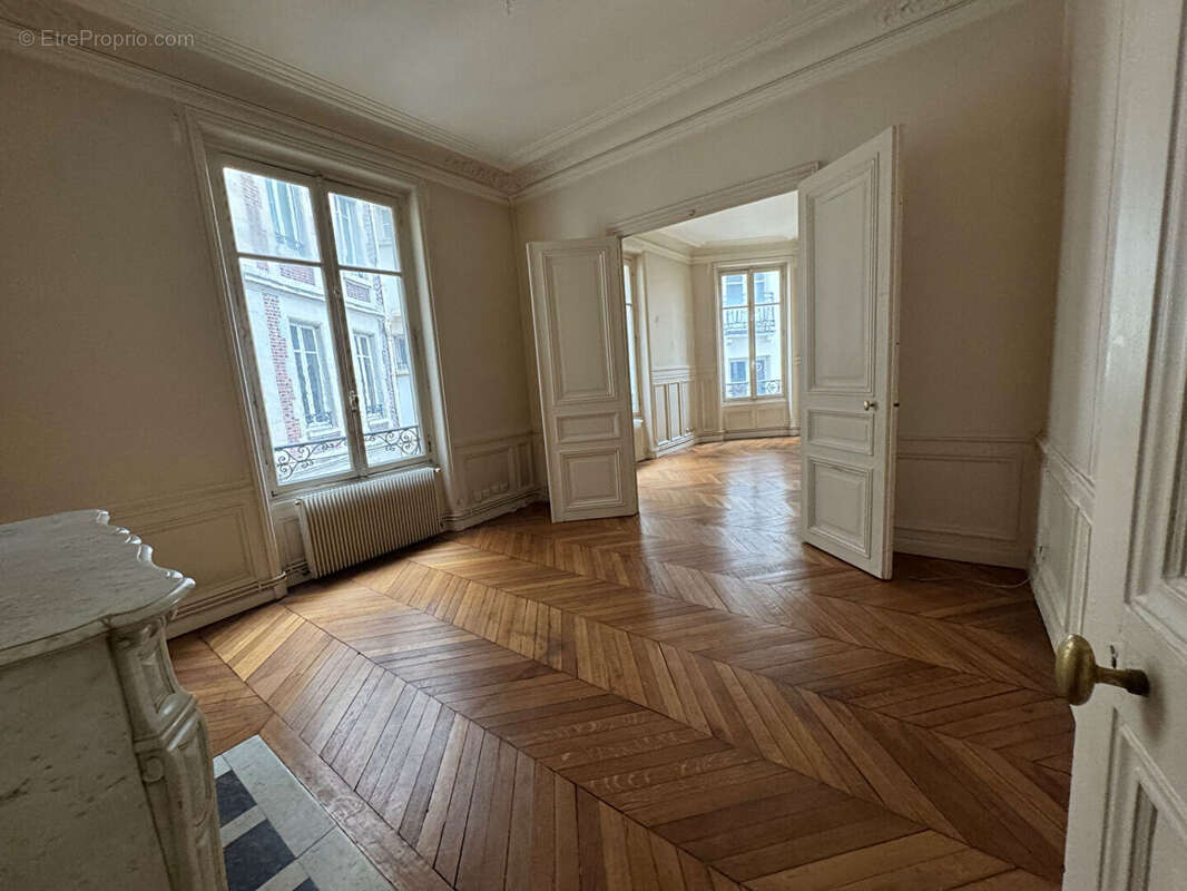 Appartement à PARIS-6E