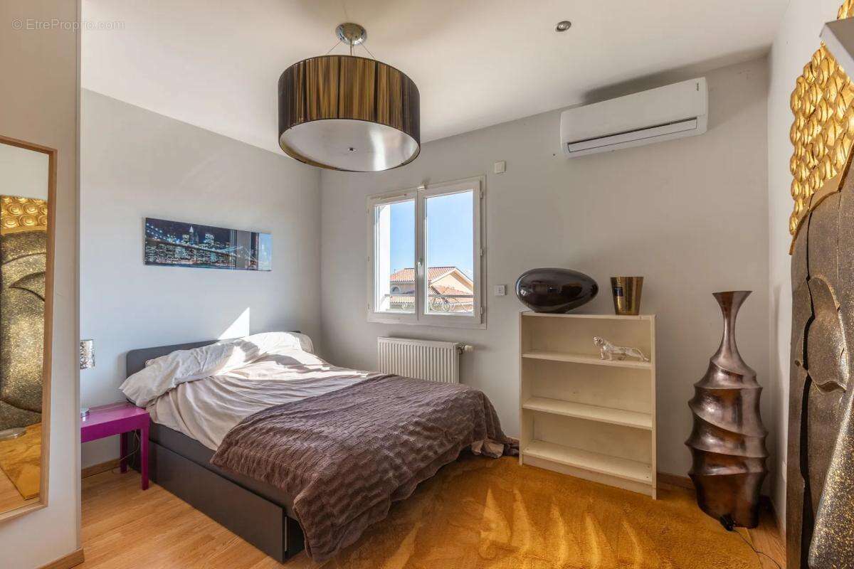 Maison à SAINT-BONNET-DE-MURE