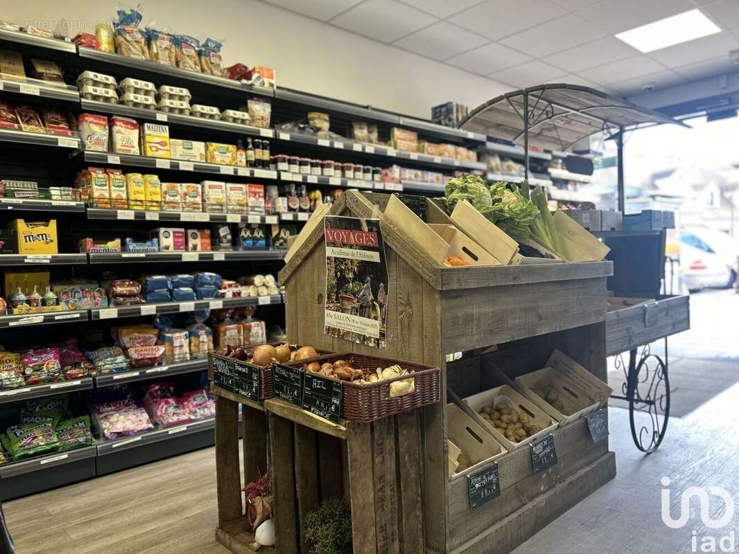 Photo 3 - Commerce à FEUCHEROLLES