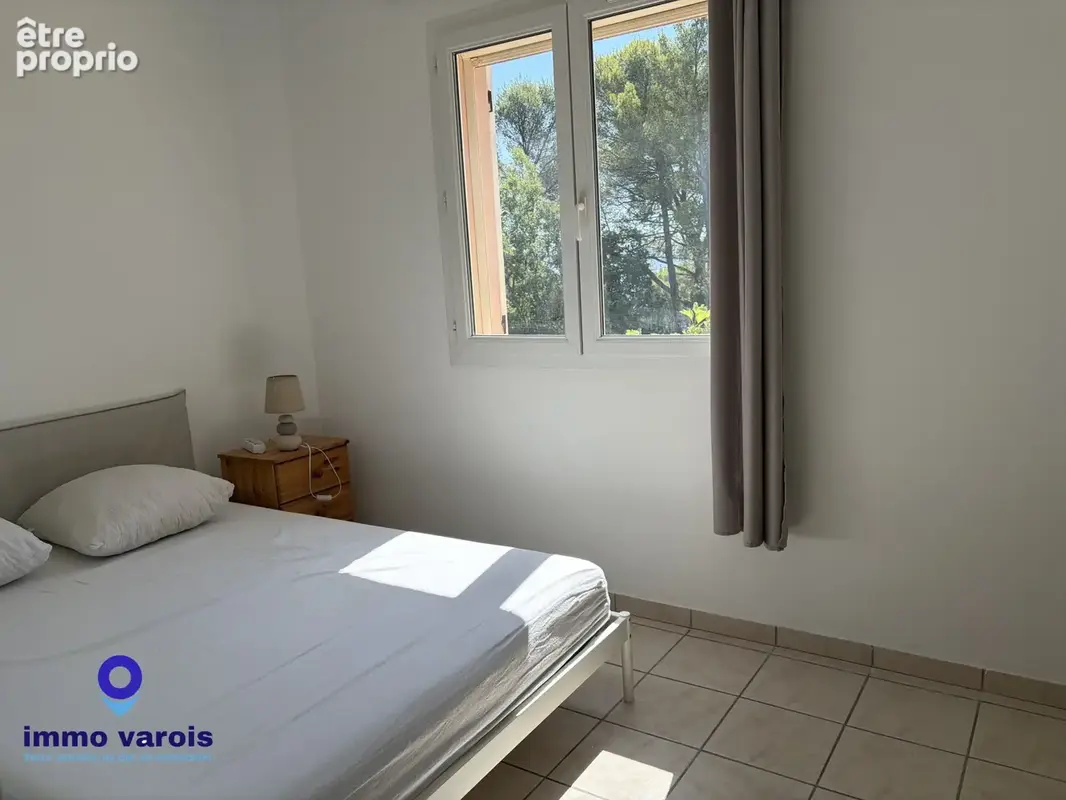 CUERS Environnement privilégié Villa familiale T5 avec piscine et dépendances - photo 9