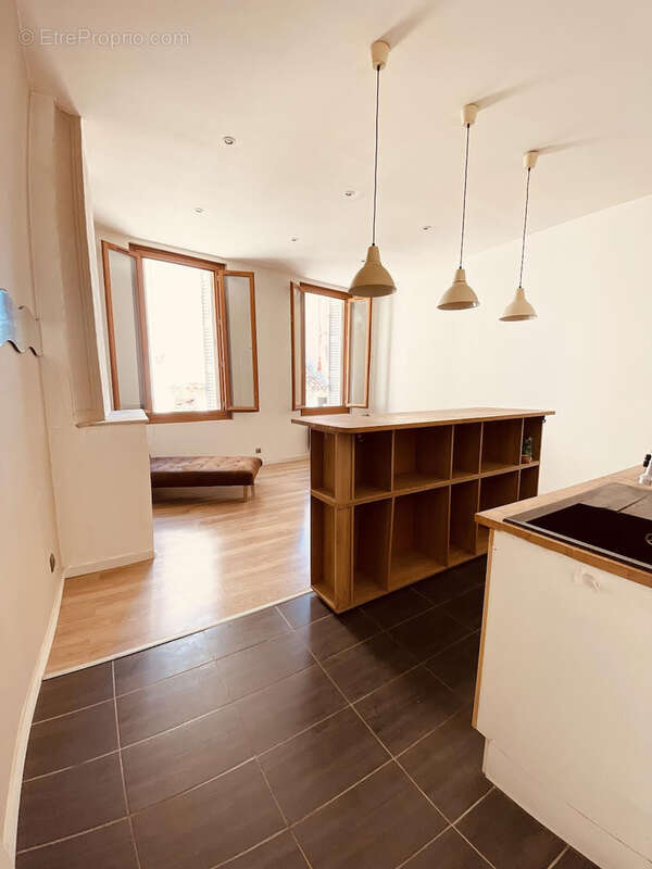 Appartement à MARSEILLE-2E