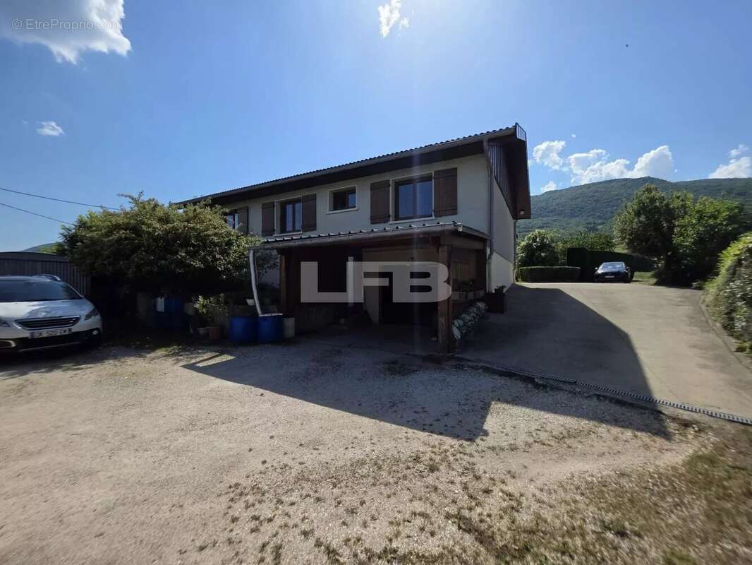 Maison à MOYE
