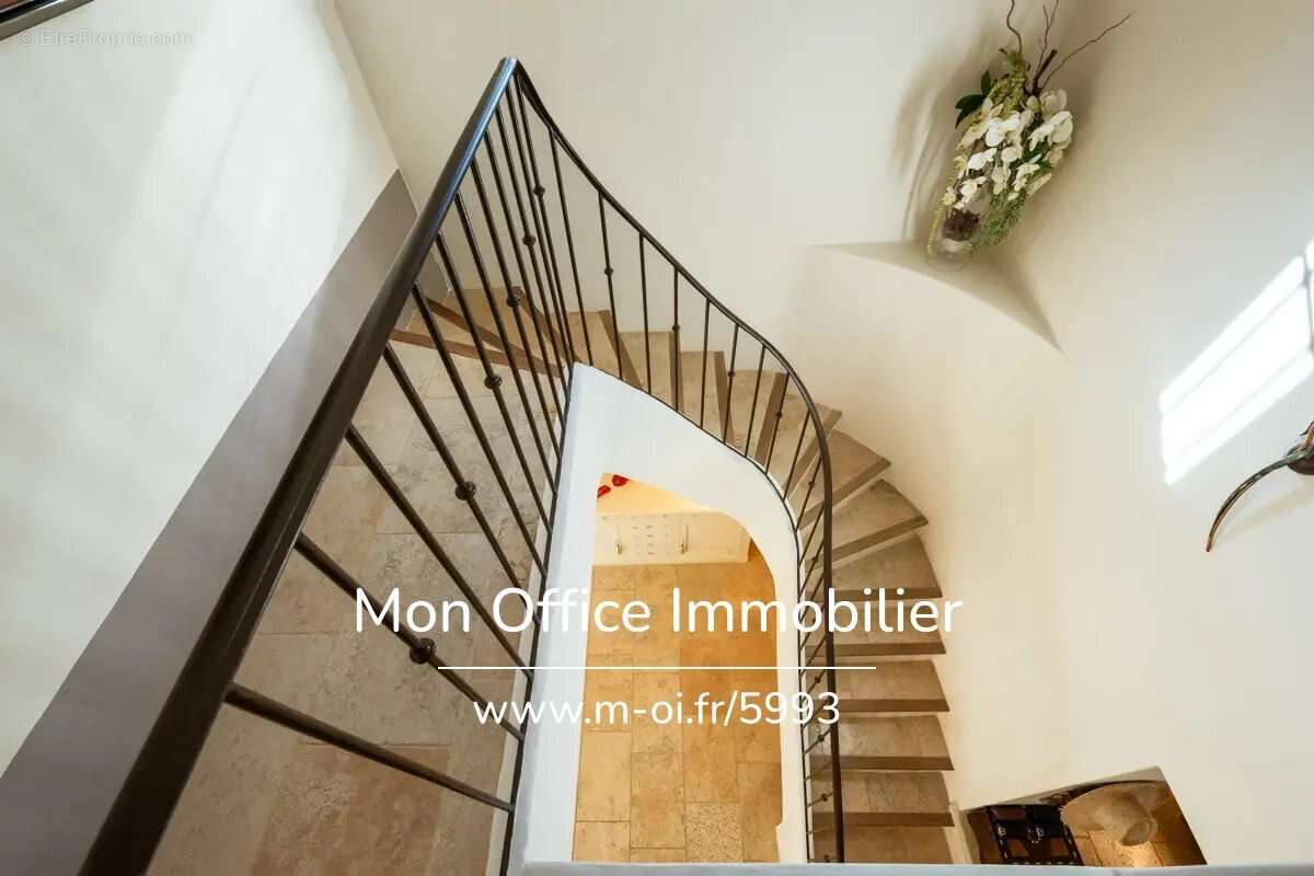 Référence : 5993-VCL. - Superbe propriété avec piscine - Parc paysager - Pays d'Aix en Provence - photo 22