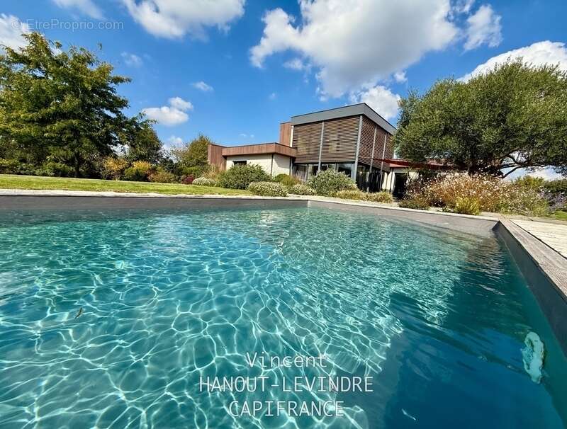 Maison à BAZOGES-EN-PAILLERS