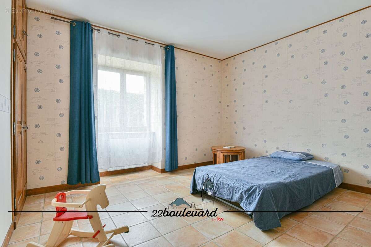 Maison à CONDAT-SUR-VIENNE