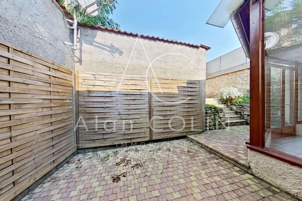 Maison en pierre de caractère – 170 m² habitables – beaux volumes – proche frontière luxembourgeoise - photo 15