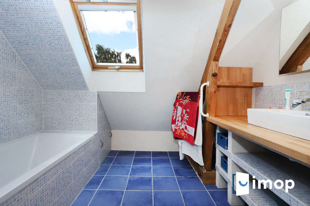 Maison rénovée avec piscine - photo 12