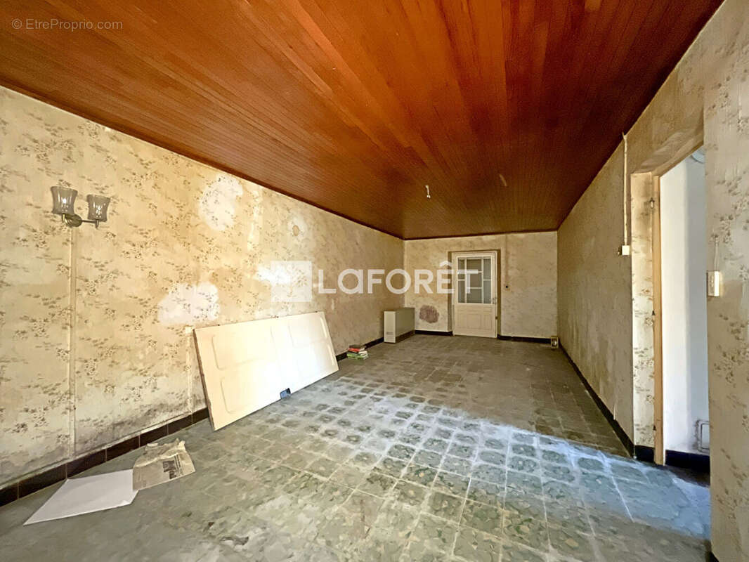 Maison à VARENNES-SAINT-SAUVEUR