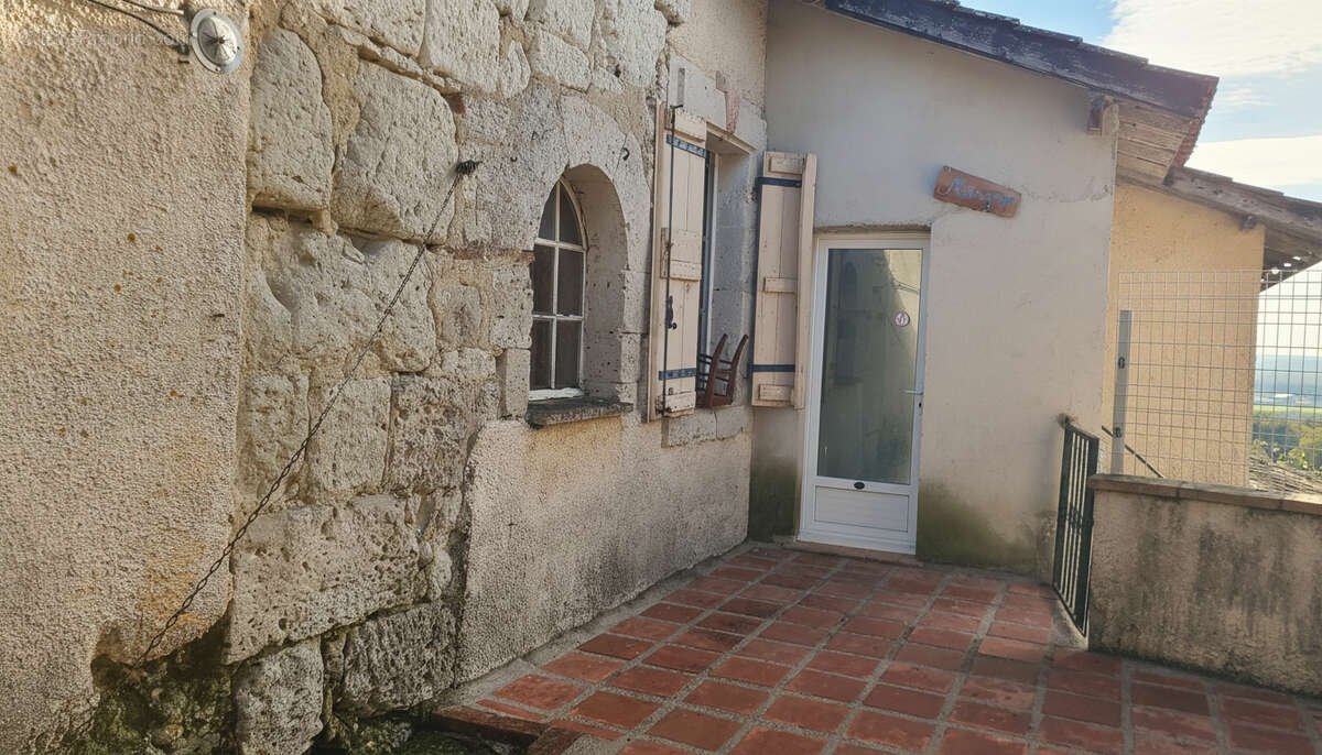 Ensemble immobilier isolé avec vue imprenable sur la campagne, sur près de 3 hectares - photo 12