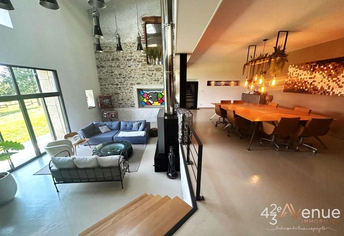 Maison 375 m² à Larajasse  - photo 9