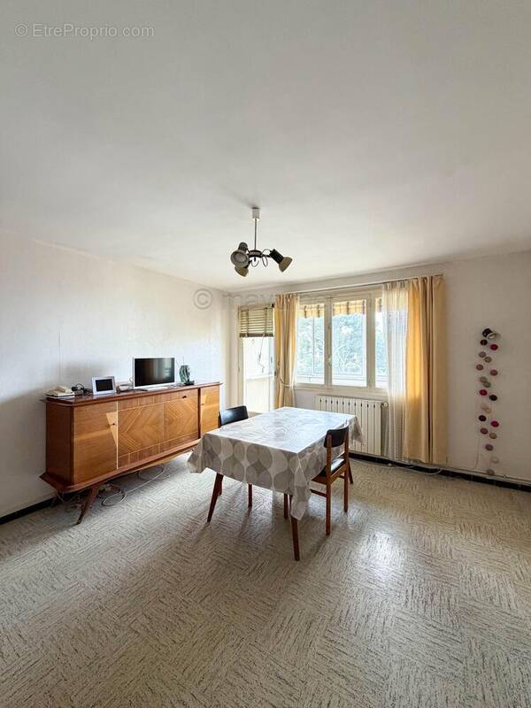 Appartement T4 -balcon fermé - cave -  Beauvallon - 13009 Marseille n°6 - Appartement à MARSEILLE-9E