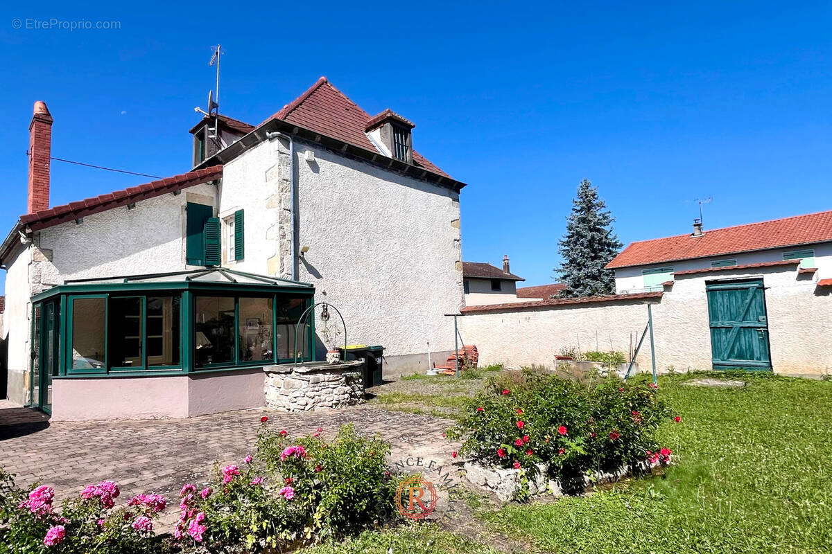 Maison à EFFIAT