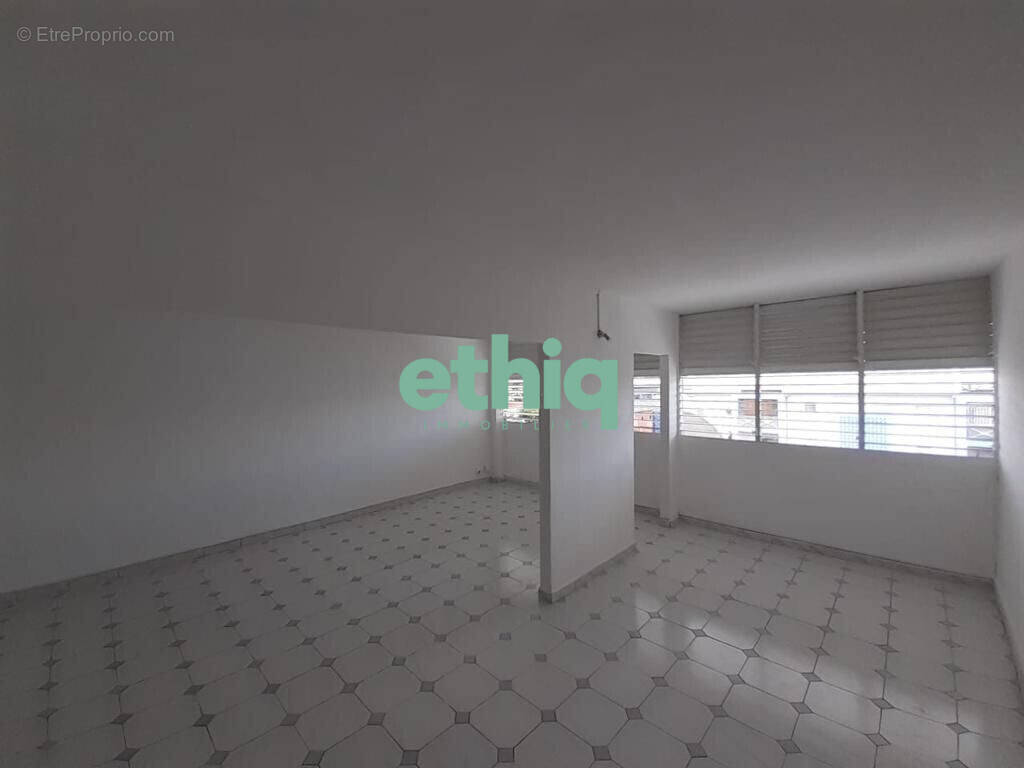 Appartement à LES ABYMES