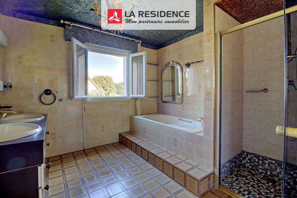 Maison à SAINT-OUEN-DU-TILLEUL