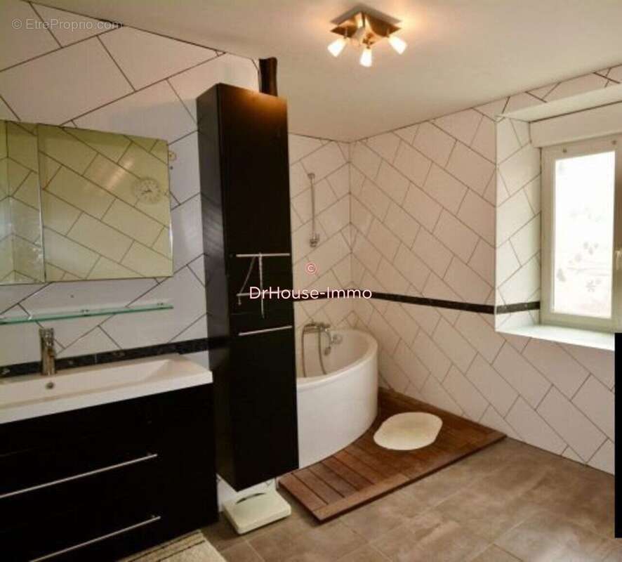 Maison 185 m² à Vaite  - photo 18
