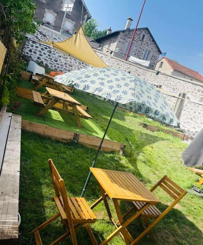 Photo 8 - Commerce à RIOM-ES-MONTAGNES