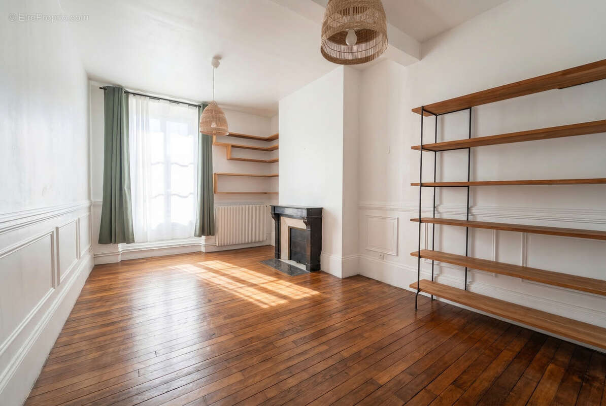 Faubourg Saint Jean, appartement 3 pièces 56.80m2 rénové, vendu loué, avec garage - photo 6