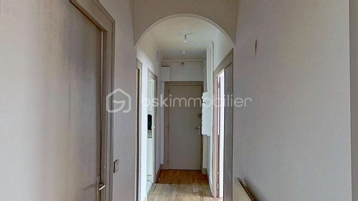 LORIENT Quartier Nouvelle Ville (56100) - Appartement de caractère de 94 m² avec terrasse et cave - photo 8