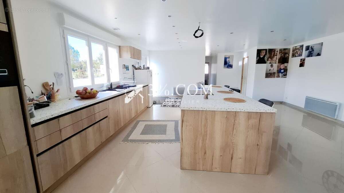 Maison à FEUQUIERES-EN-VIMEU