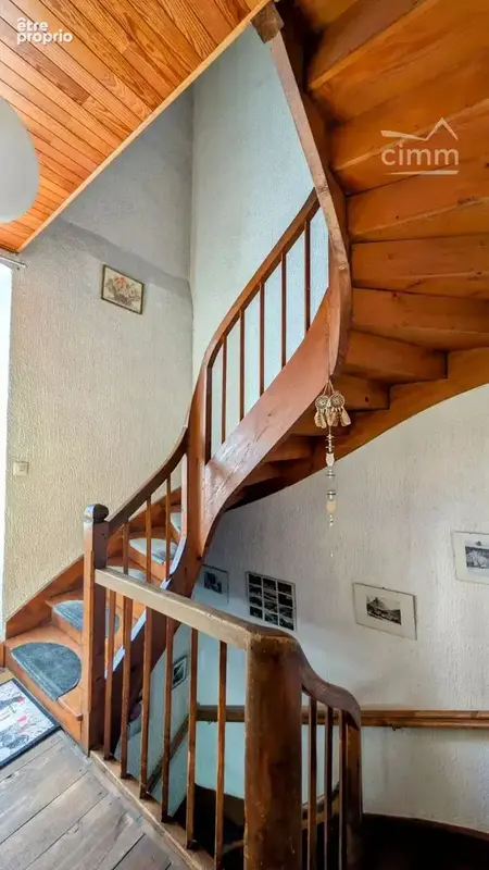 Maison de caractère en pierre avec grange attenante et fort potentiel – 427 m² au total - photo 9