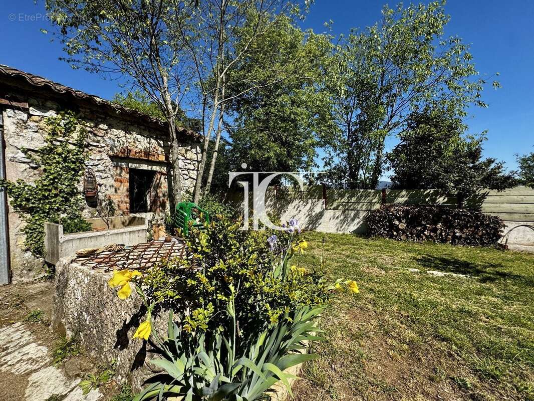 Maison à BERRIAS-ET-CASTELJAU