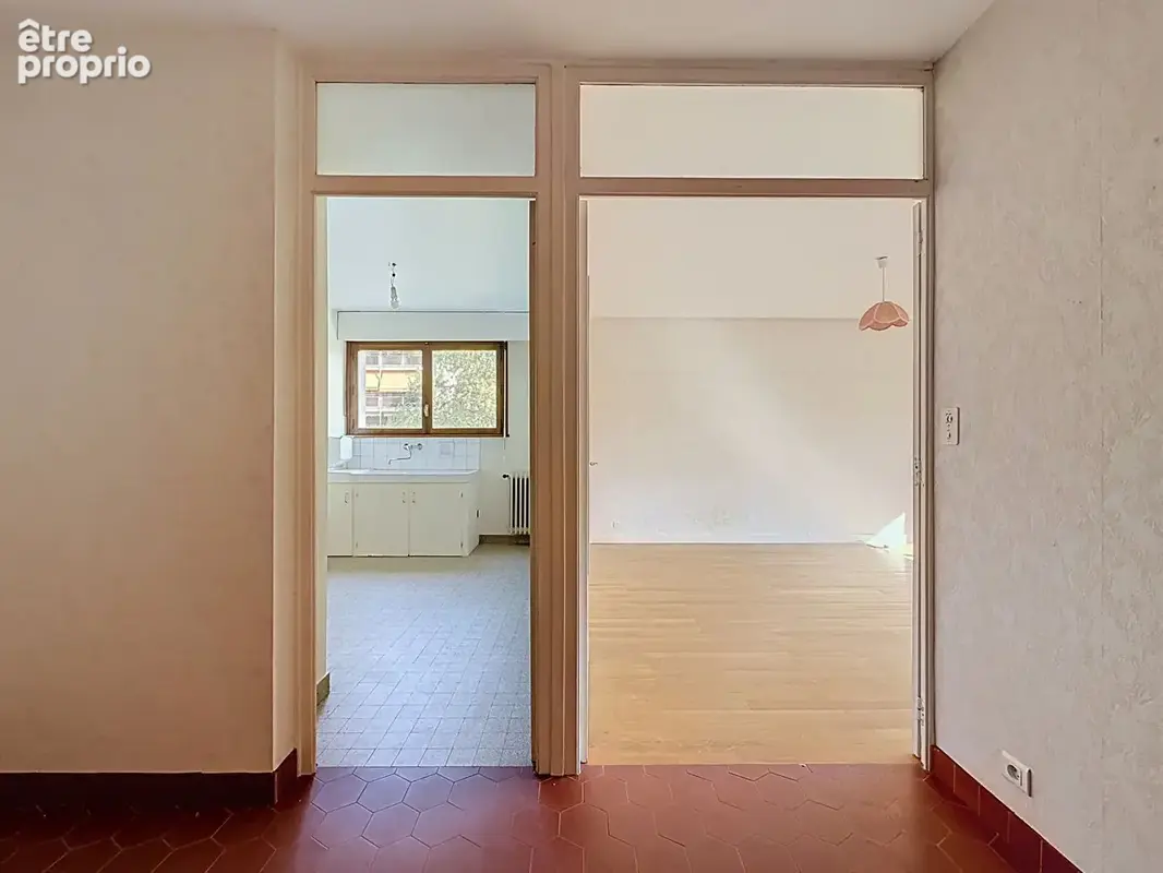 ANNECY Triangle d'Or,T2 de 42 m² à rénover avec balcon et fort potentiel - photo 6
