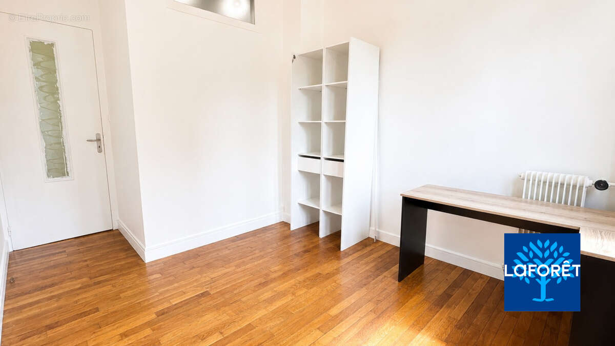 Appartement entièrement rénové   55 m²   2 chambres   Balcon   Parking sécurisé   Hypercentre de Valenciennes - photo 10