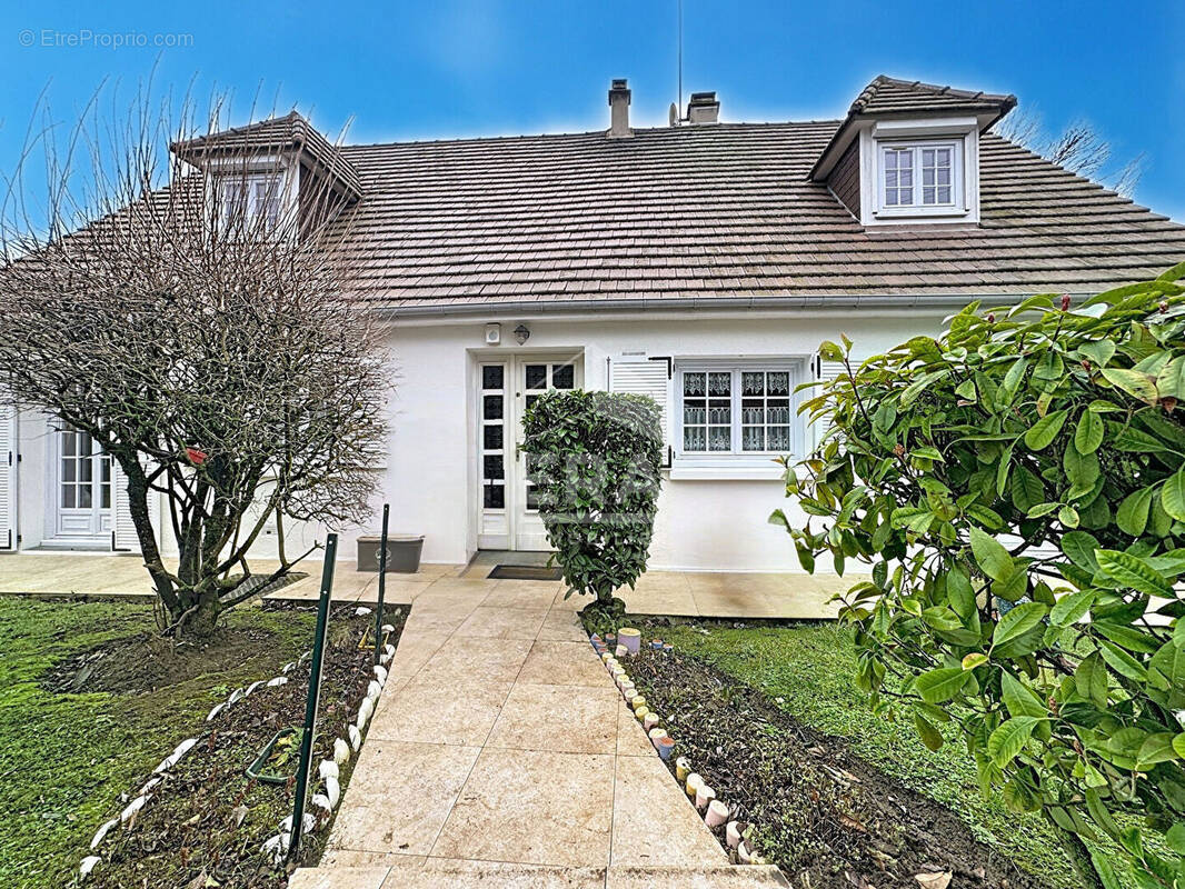 Maison à CHAUMONTEL