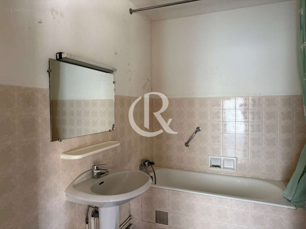 Hyeres centre - t3 vue degagee - ascenseur - photo 6