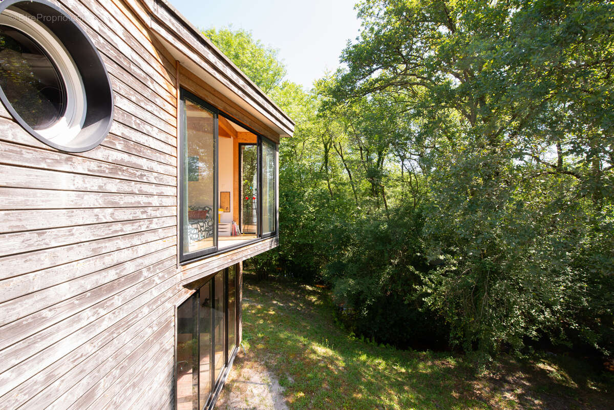 Maison à CABANAC-ET-VILLAGRAINS