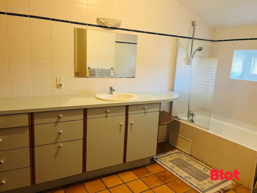 Maison à SAINT-ERBLON