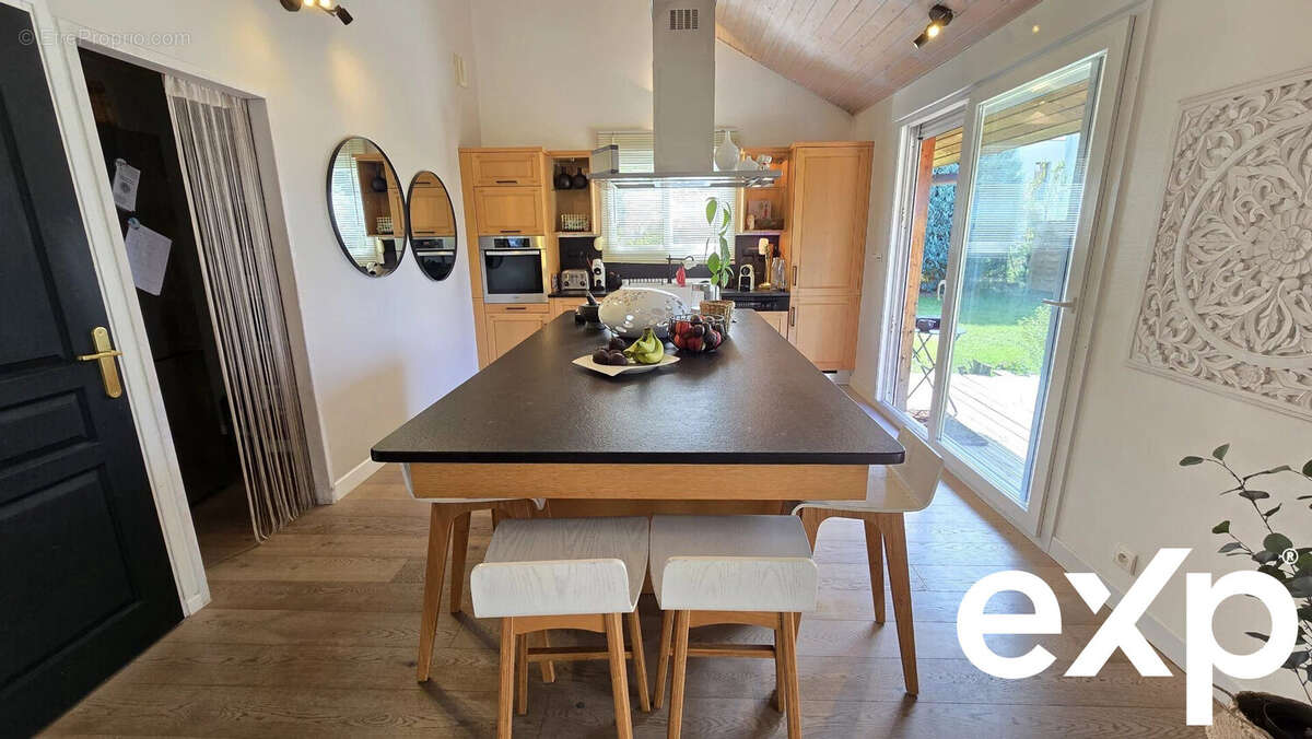 Maison à CHENS-SUR-LEMAN