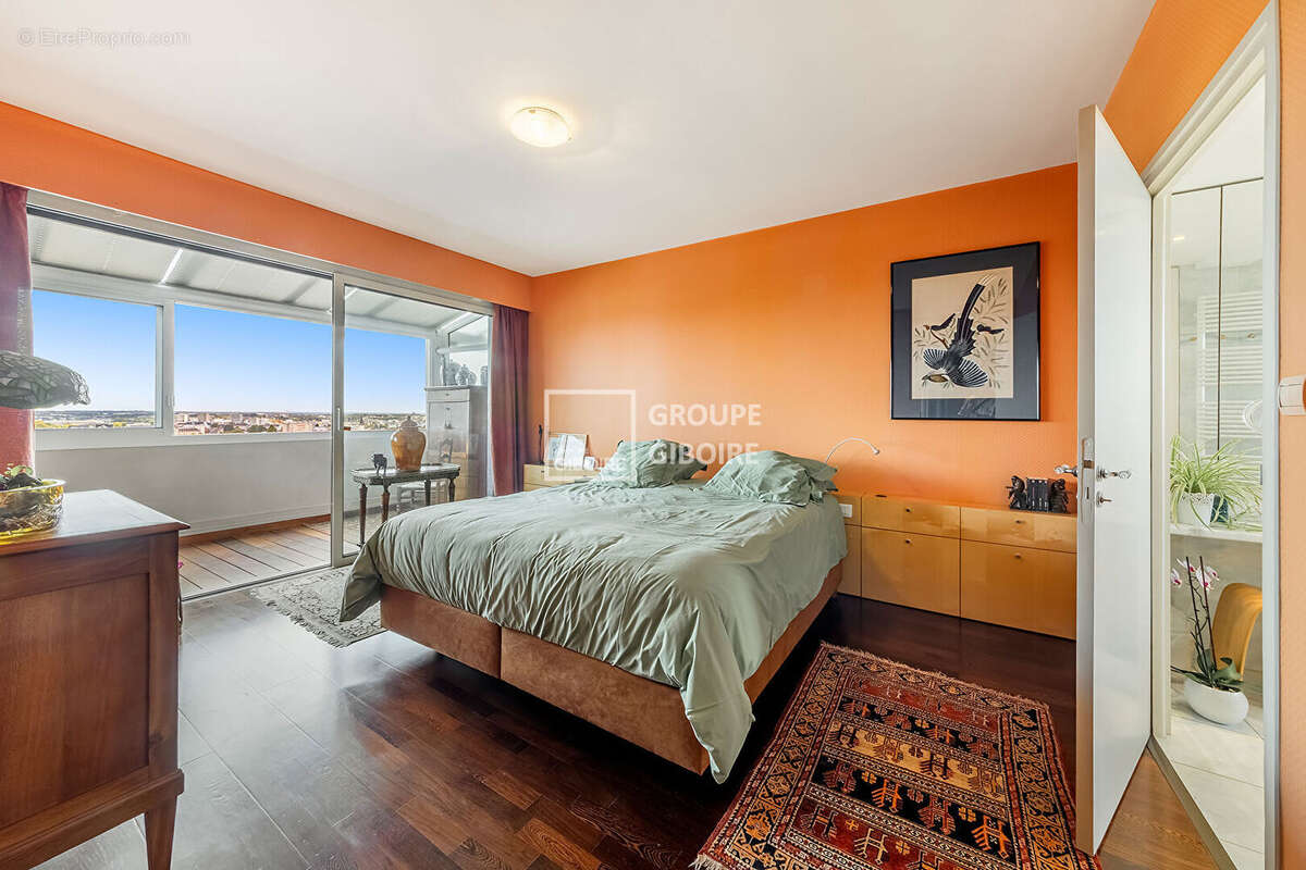 AGENCE GIBOIRE -  VENDRE - Appartement 6 pièce(s) 182 m2 dernier étage terrasse de 42m² - RENNES - photo 6