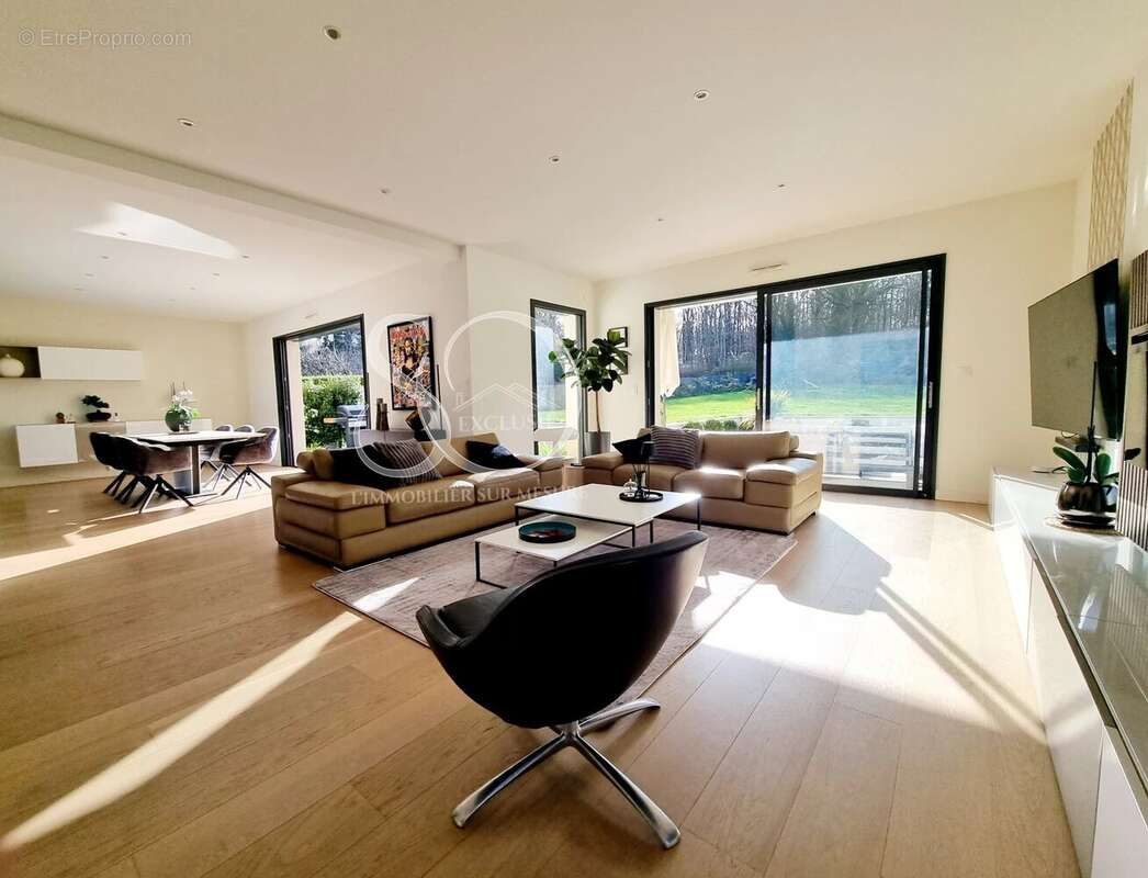 Maison à FEUCHEROLLES