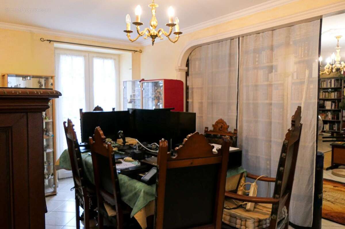 Maison à LACROPTE