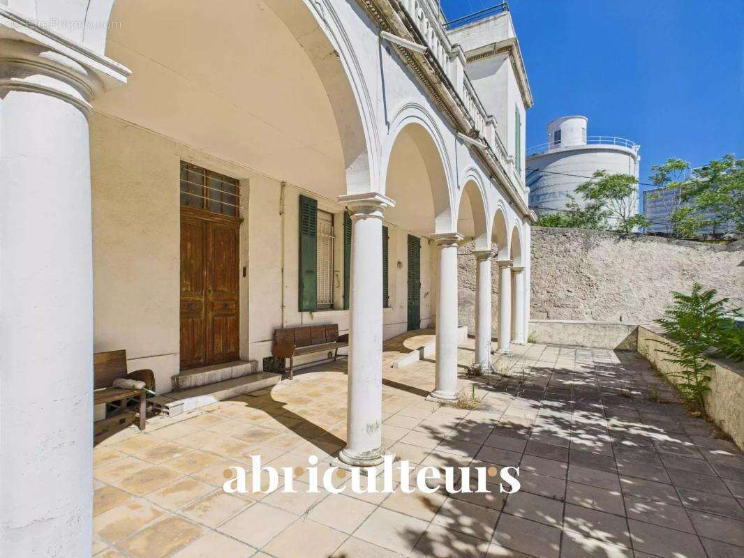 Commerce à MARSEILLE-15E