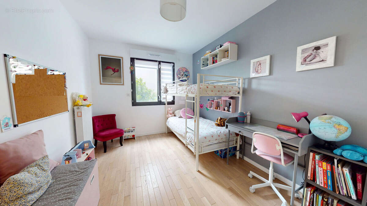 Appartement à SAINT-CYR-L'ECOLE