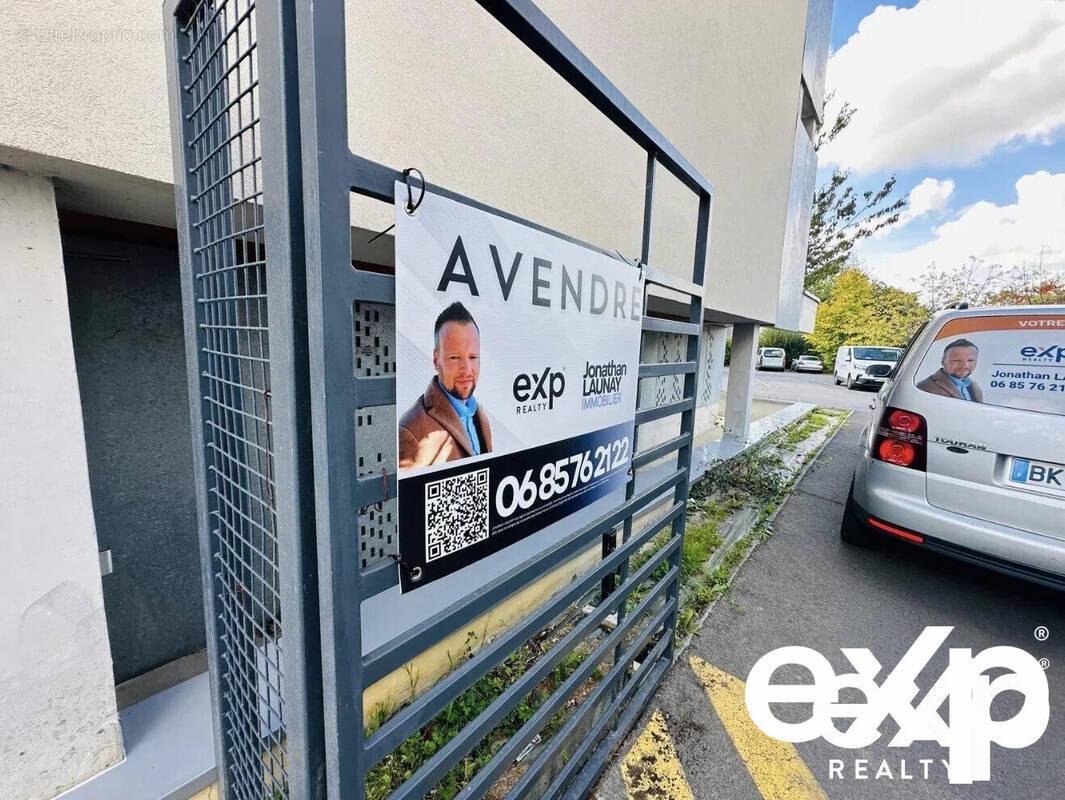 Parking à LA CHAPELLE-DES-FOUGERETZ