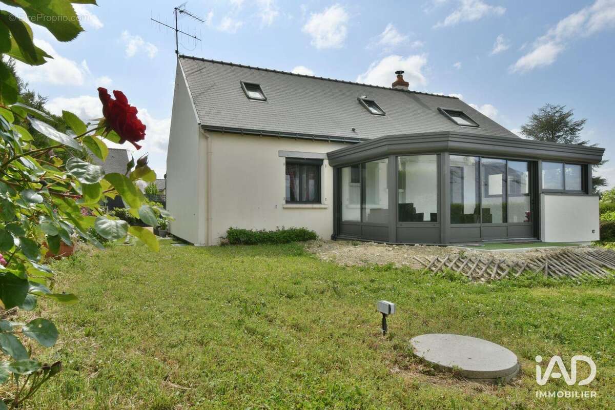 Maison 136 m² à Distre  - photo 2