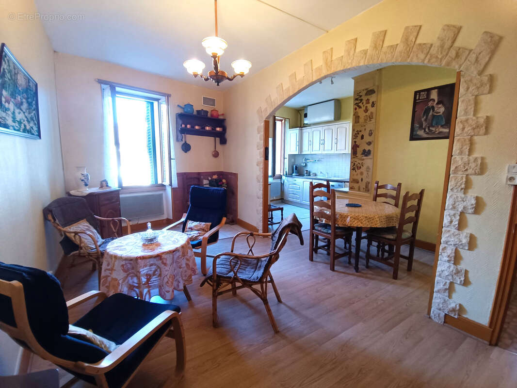 Maison à CASSAGNES-BEGONHES