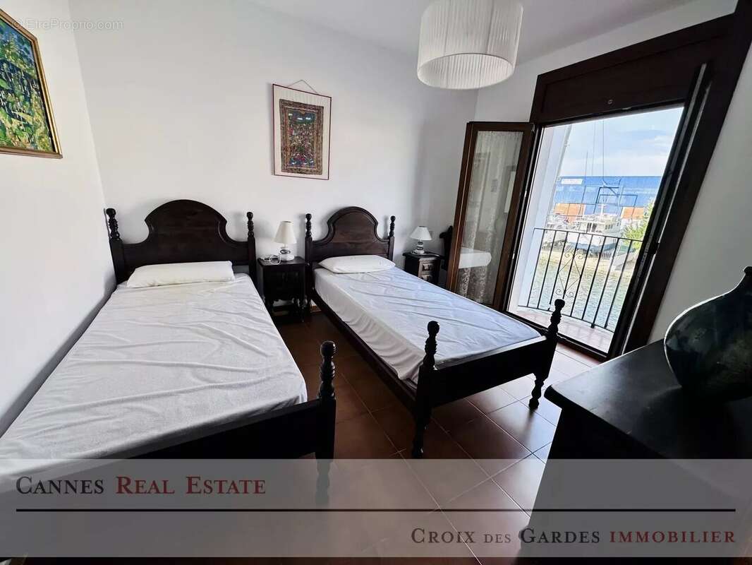 Empuriabrava – Marina : Maison 3 pièces de 162 m² avec garage traversant et place de port privée pour bateau 10 à 11 m - photo 18
