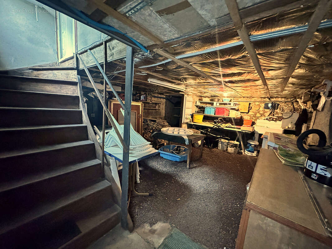 Maison à SAINT-BONNET-PRES-ORCIVAL