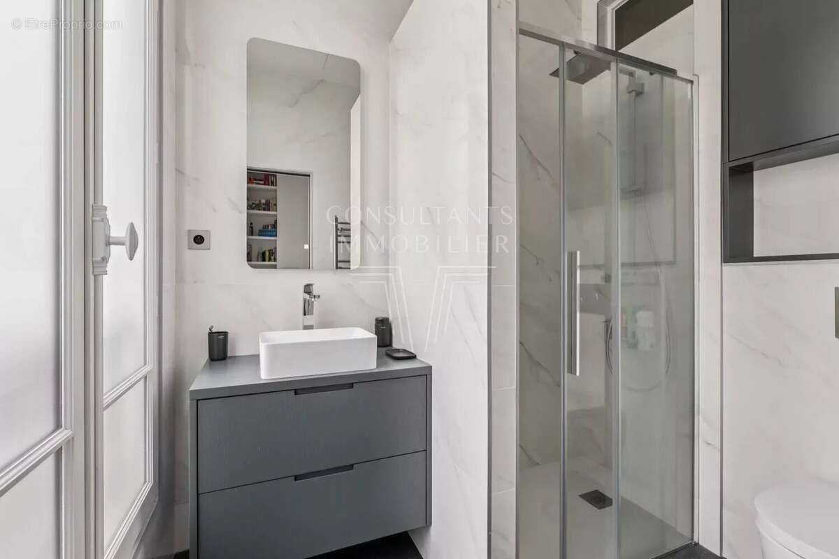 Appartement à PARIS-8E